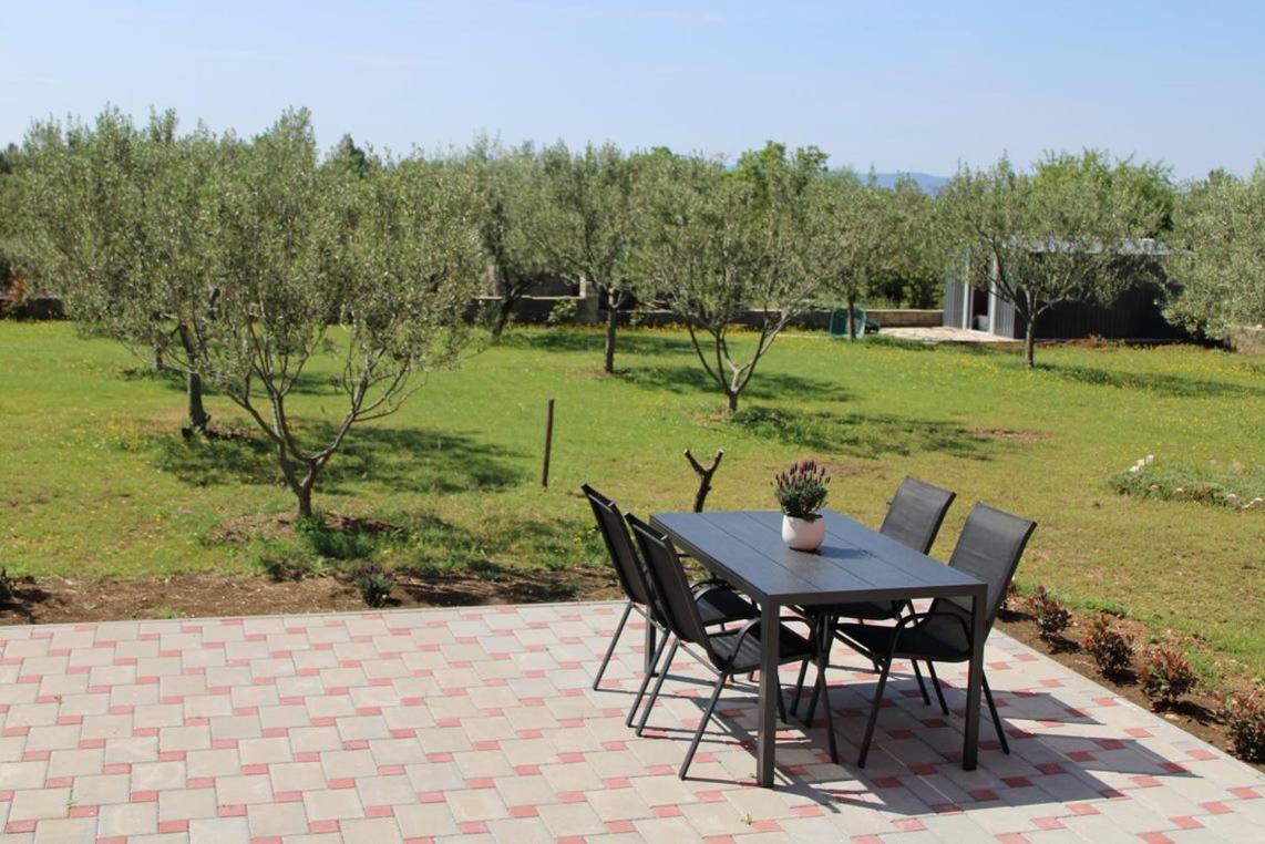 Apartmani Toni Drniš 외부 사진